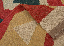 Contemporary Kilim - 4'7 x 6'7