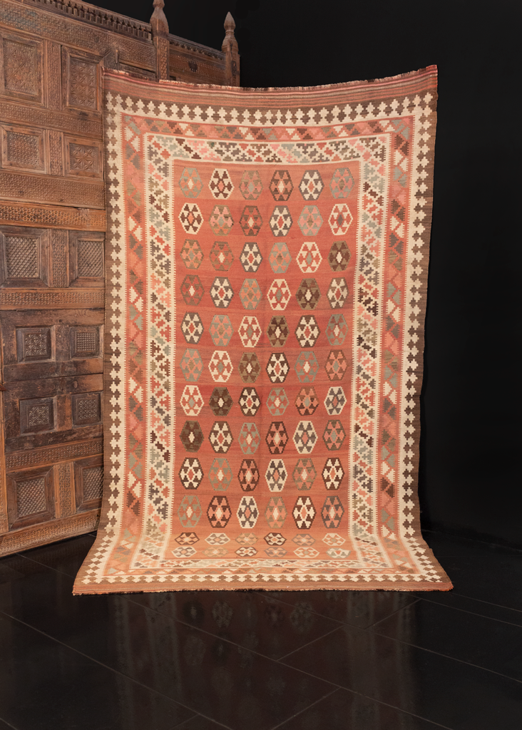 Shiraz Kilim - 5'1 x 9'5